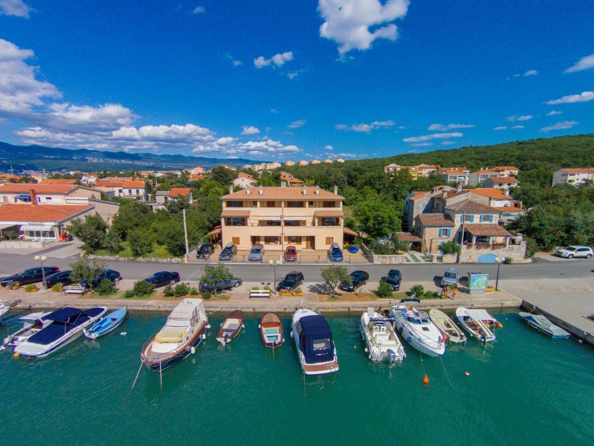 Apartments Insula Aurea Климно Экстерьер фото