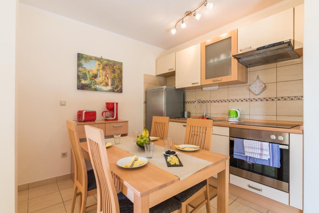 Apartments Insula Aurea Климно Экстерьер фото